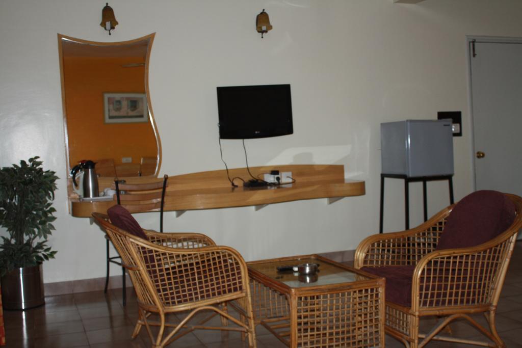 Tom'S Hotel Bangalore Esterno foto