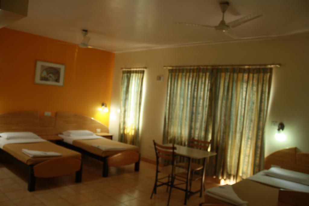 Tom'S Hotel Bangalore Esterno foto