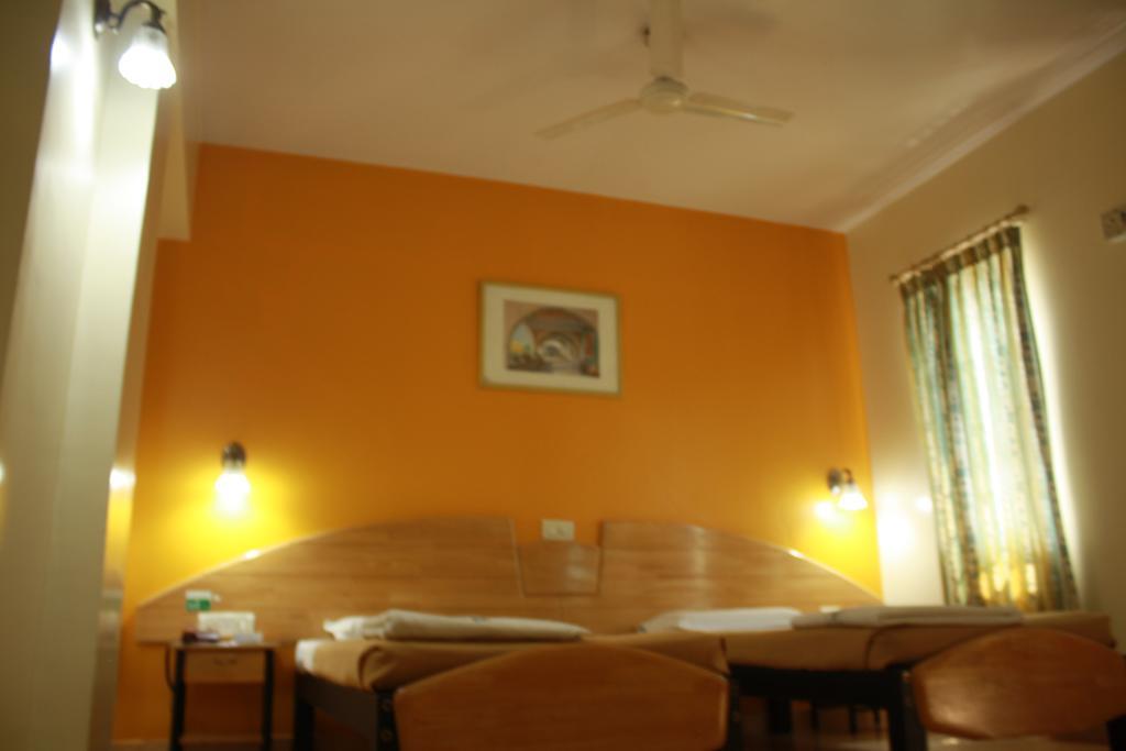 Tom'S Hotel Bangalore Esterno foto