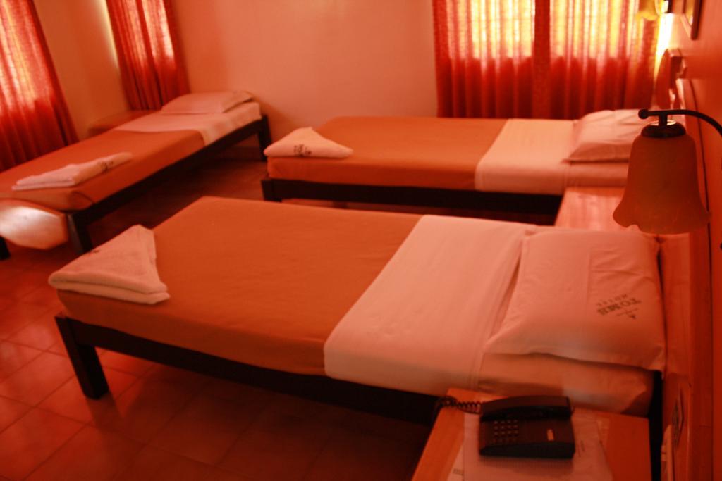 Tom'S Hotel Bangalore Esterno foto