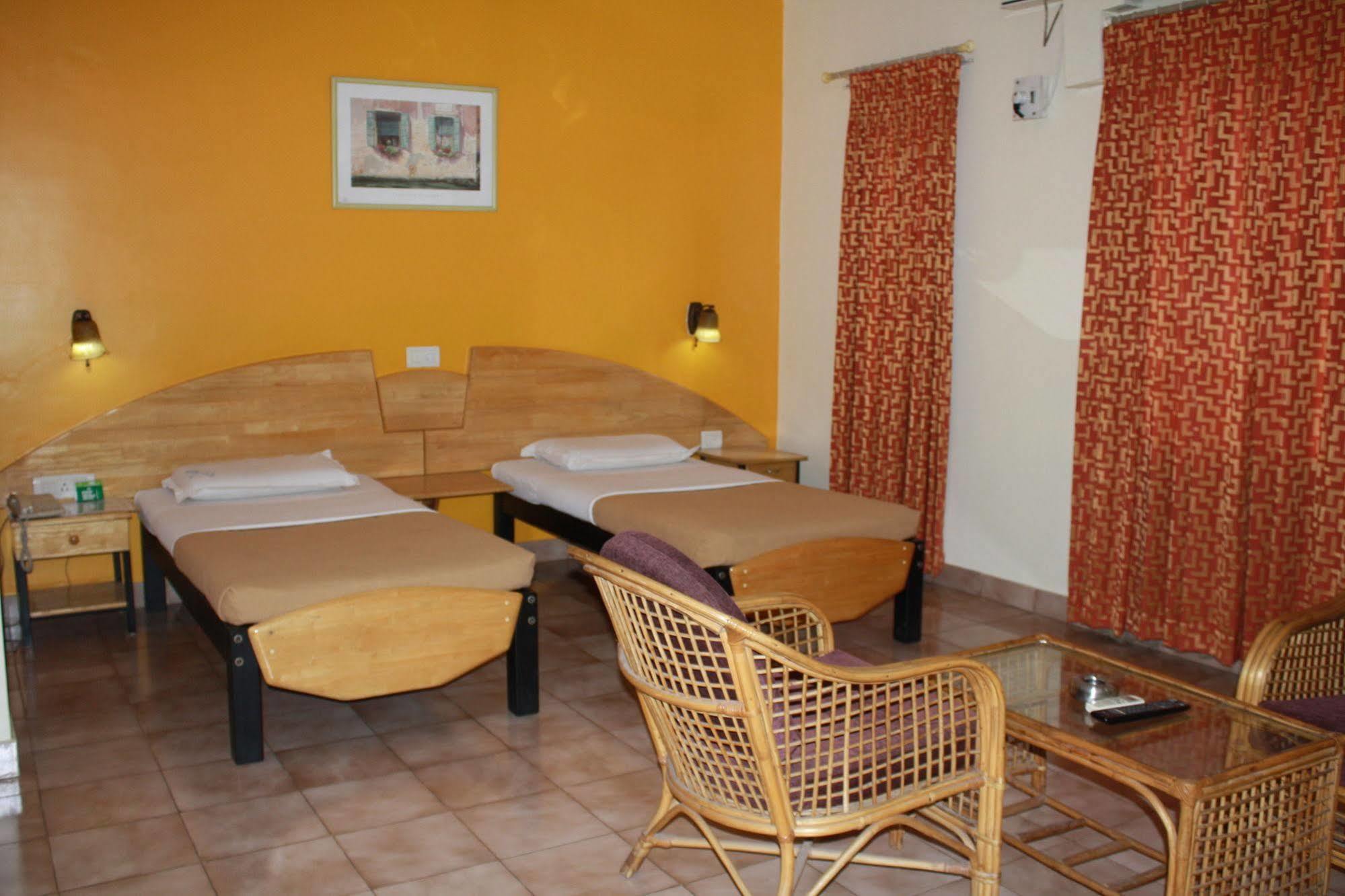 Tom'S Hotel Bangalore Esterno foto