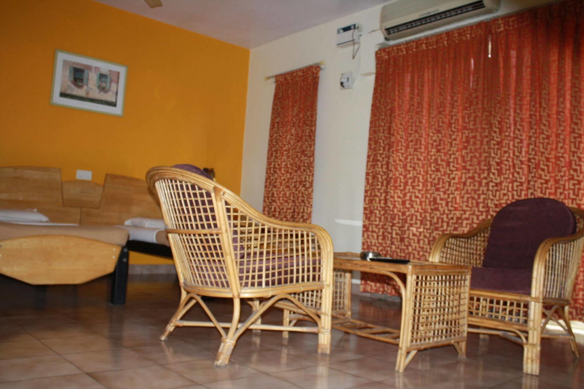 Tom'S Hotel Bangalore Esterno foto