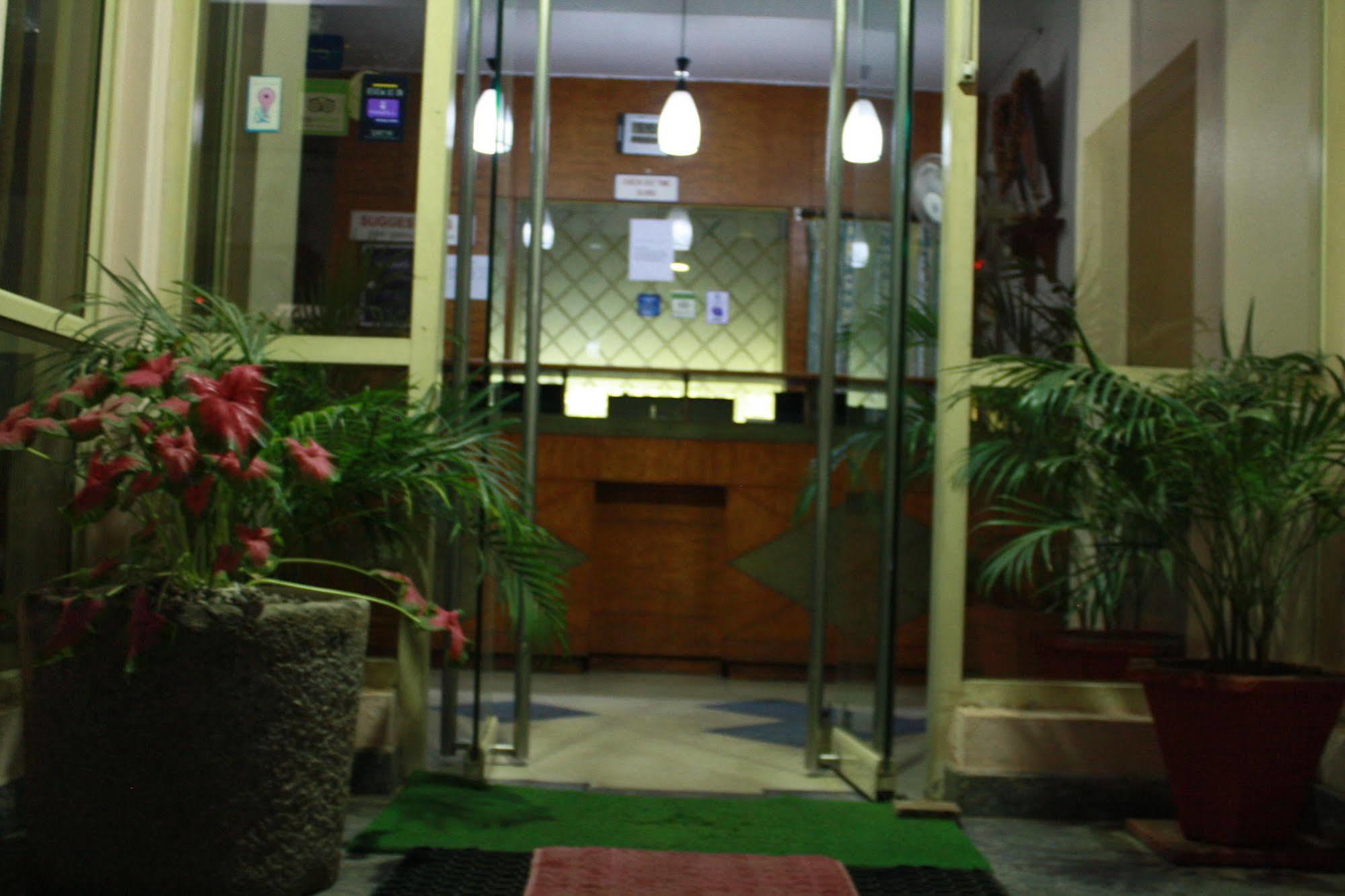 Tom'S Hotel Bangalore Esterno foto